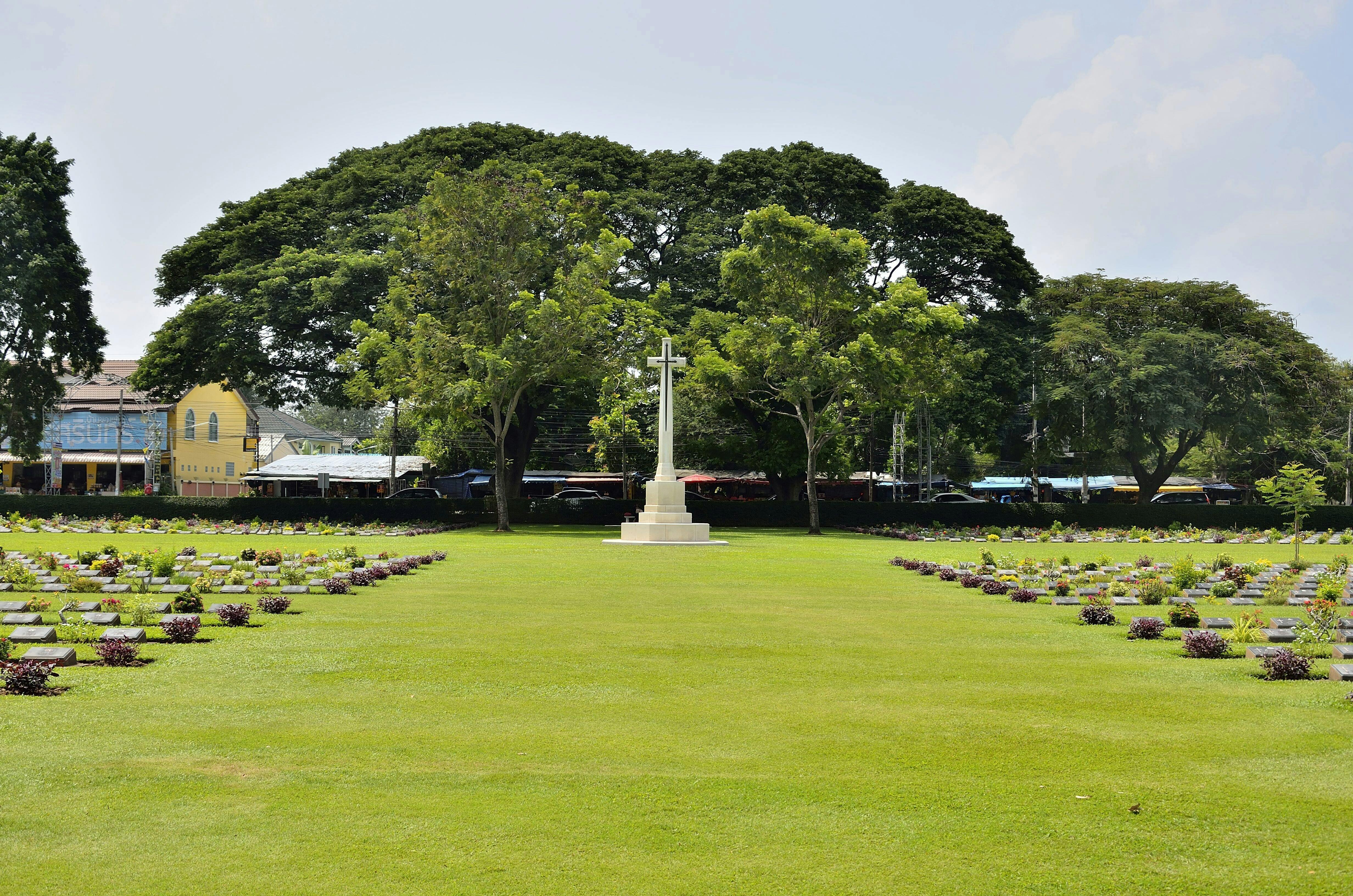 Floating Market & River Kwai Tour