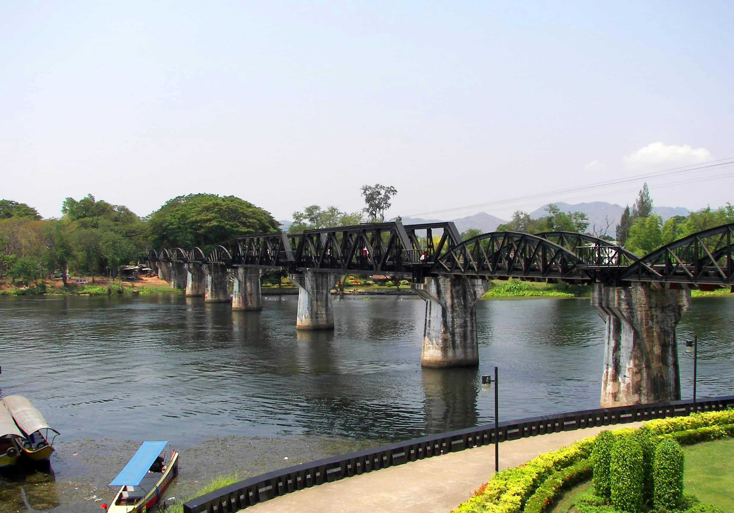 Floating Market & River Kwai Tour