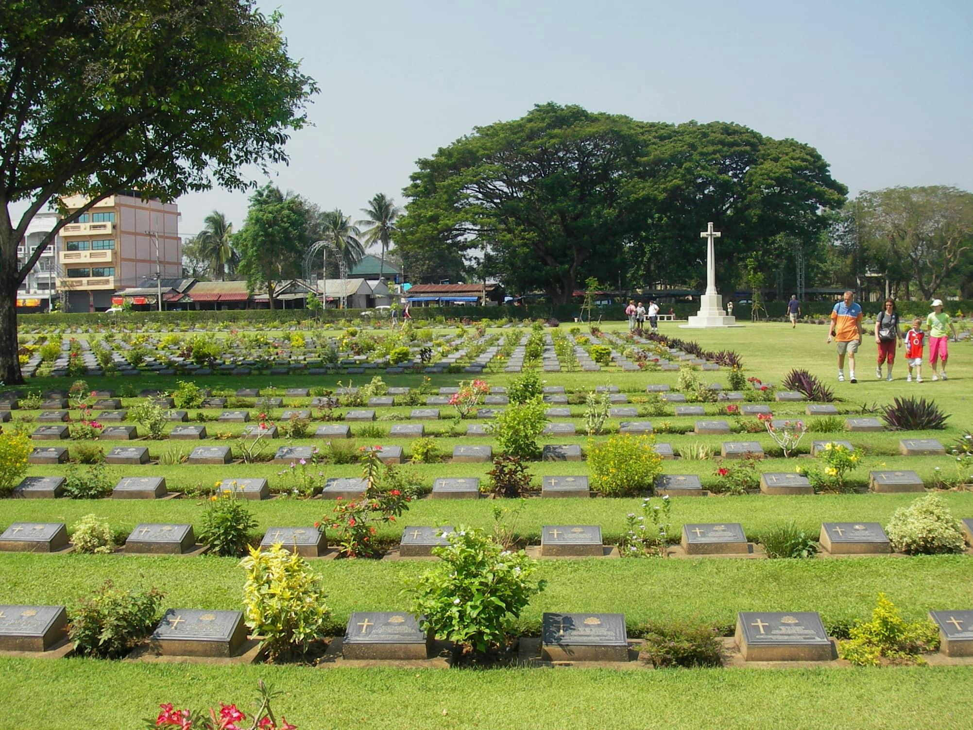 Floating Market & River Kwai Tour