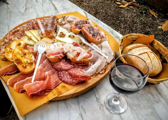 Pisa walking food tour