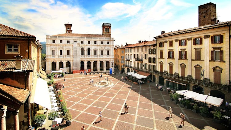 Bergamo audio guide with TravelMate app