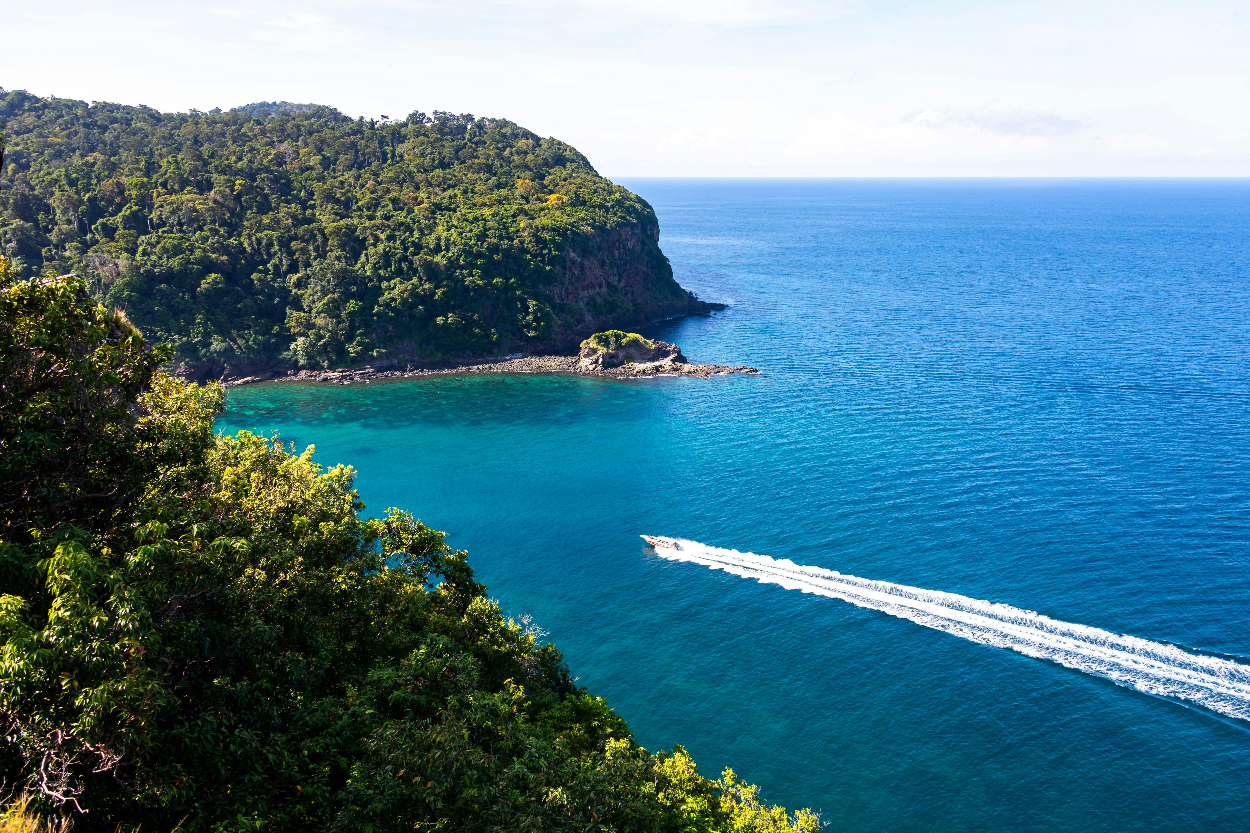 Les îles de Koh Rok et Koh Haa en hors-bord avec plongée libre