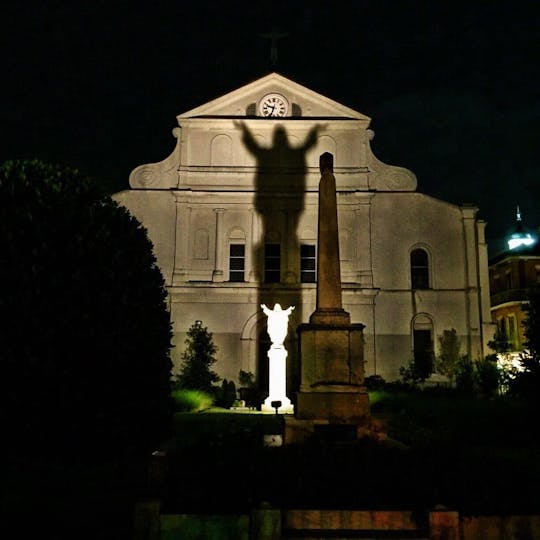 Big easy ghost and vampire pub crawl in New Orleans