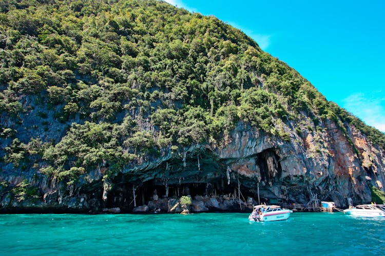 Phi Phi Don, Maya Bay & Maiton Island by Speed Catamaran