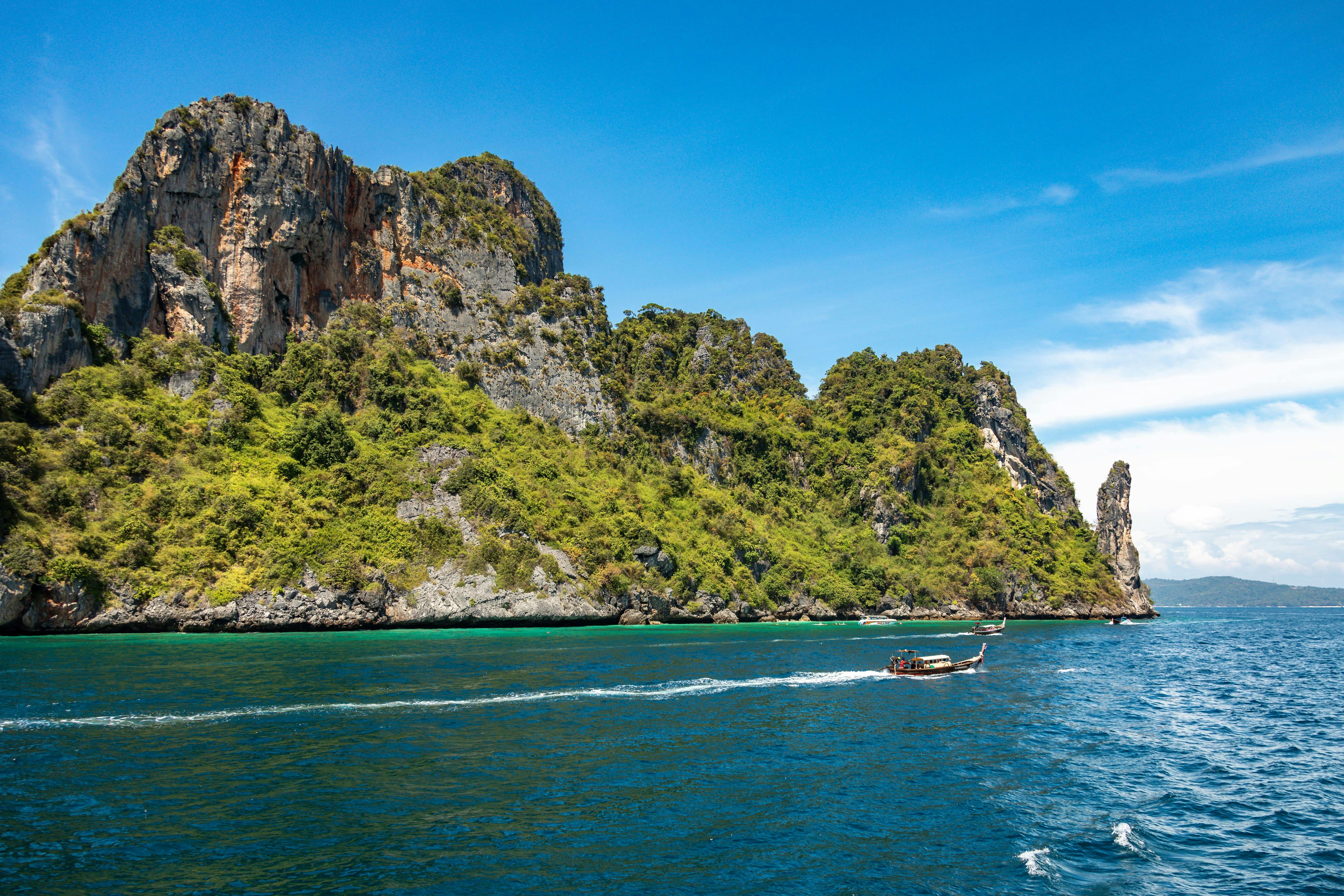 Wyspy Phi Phi i laguna Pileh łodzią motorową