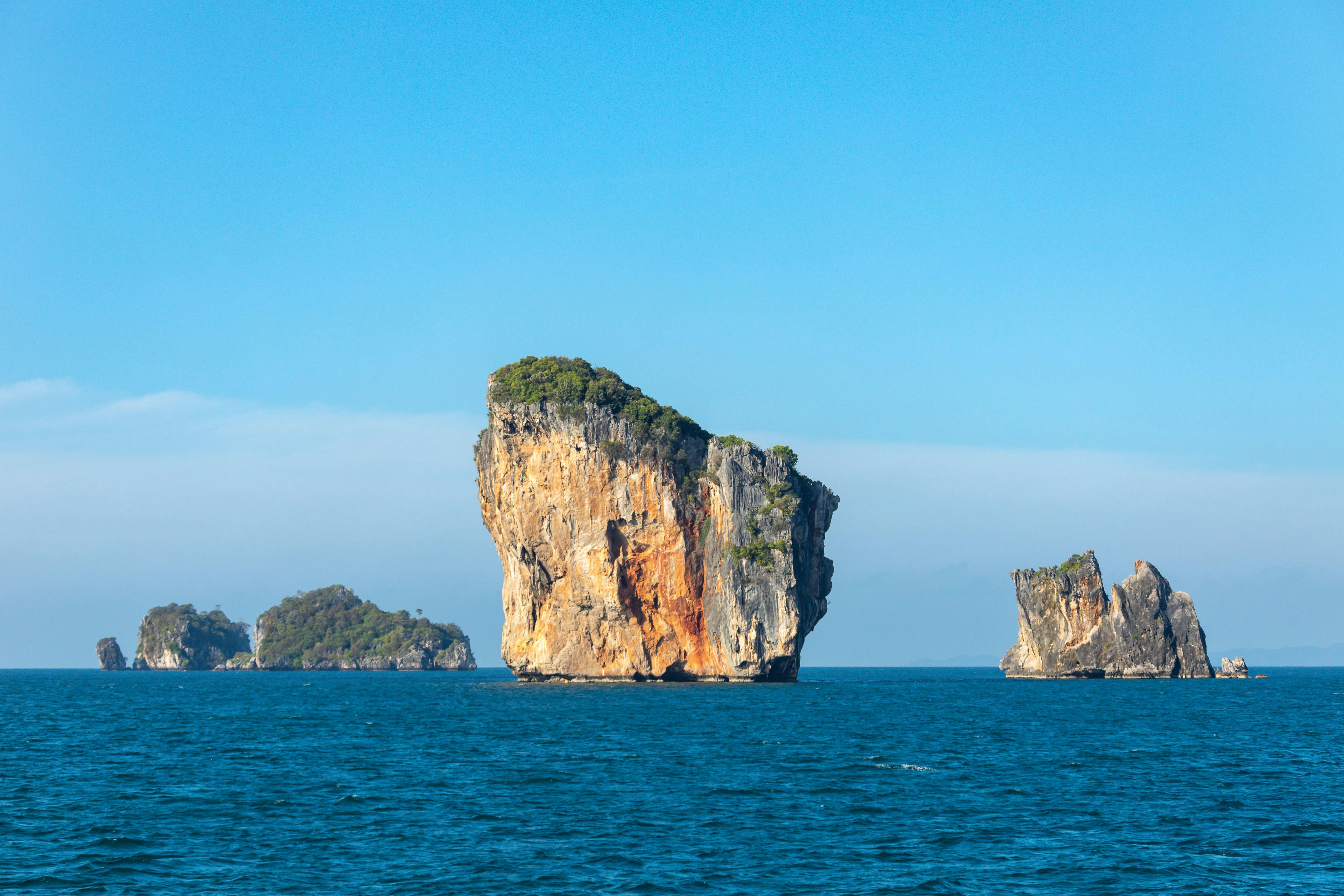 Phi Phi Islands & Pileh Lagoon by Speedboat