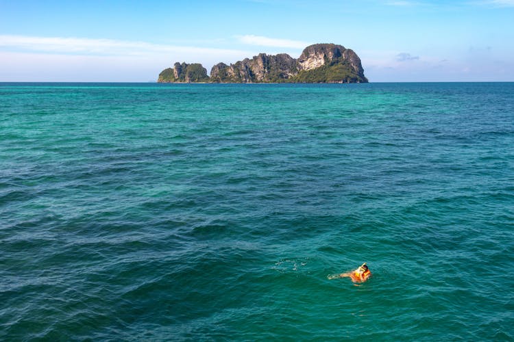 Phi Phi Islands & Pileh Lagoon by Speedboat