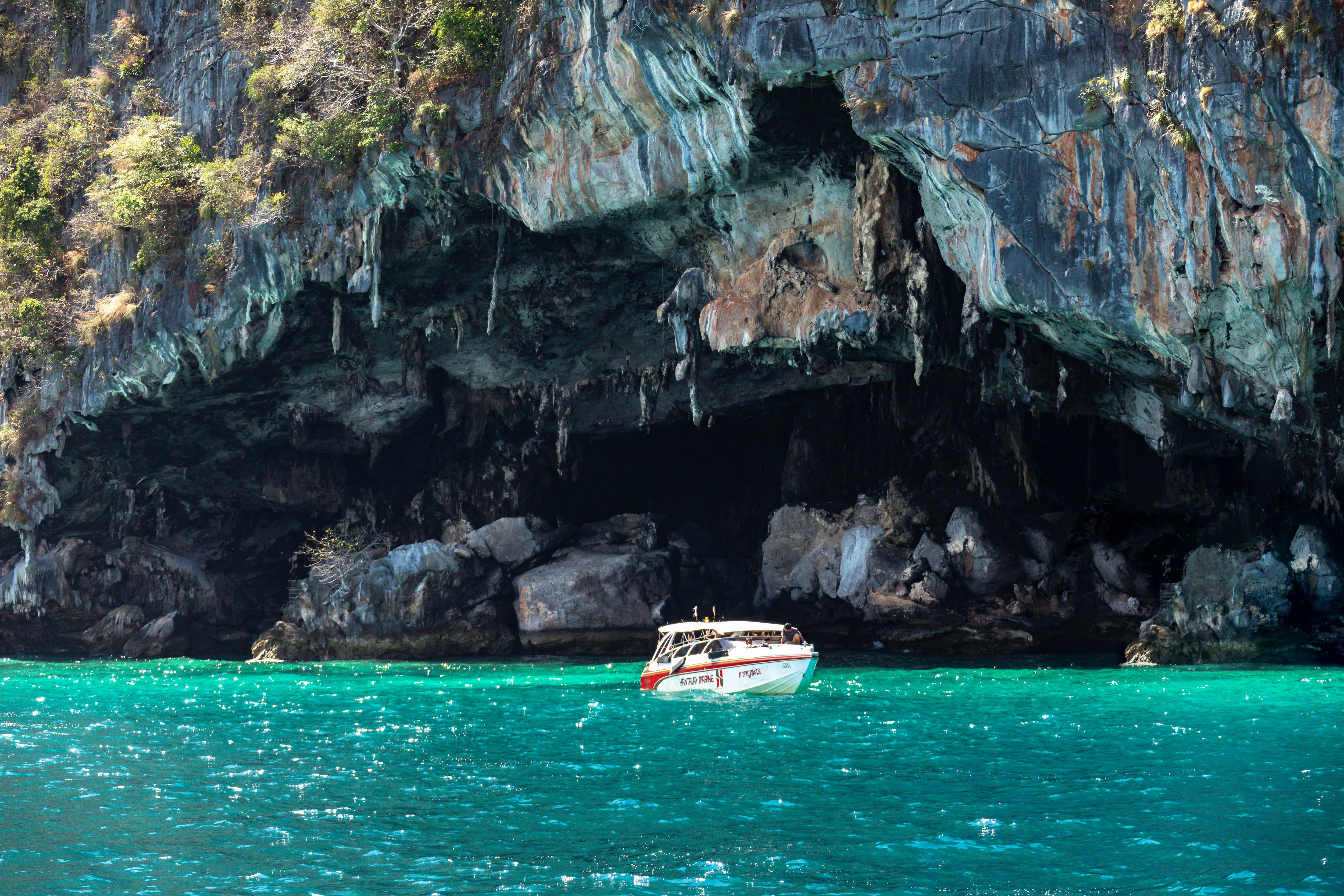 Phi Phi Islands & Pileh Lagoon by Speedboat