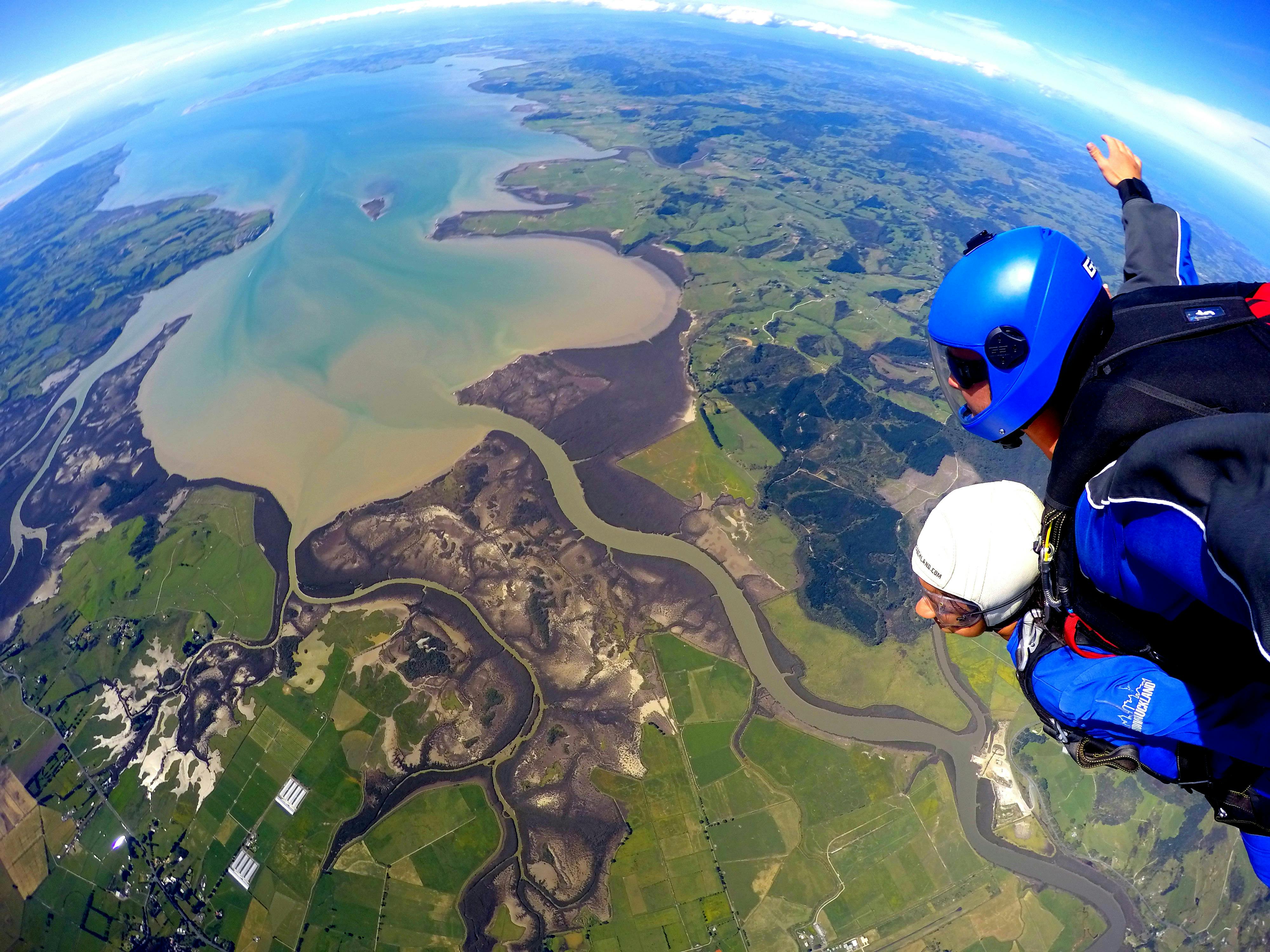 18.000 voet parachutespringen in Auckland