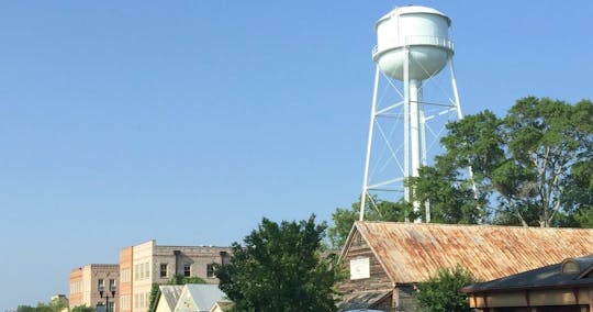 'Where The Walking Dead Lives' tour of Woodbury and Alexandria