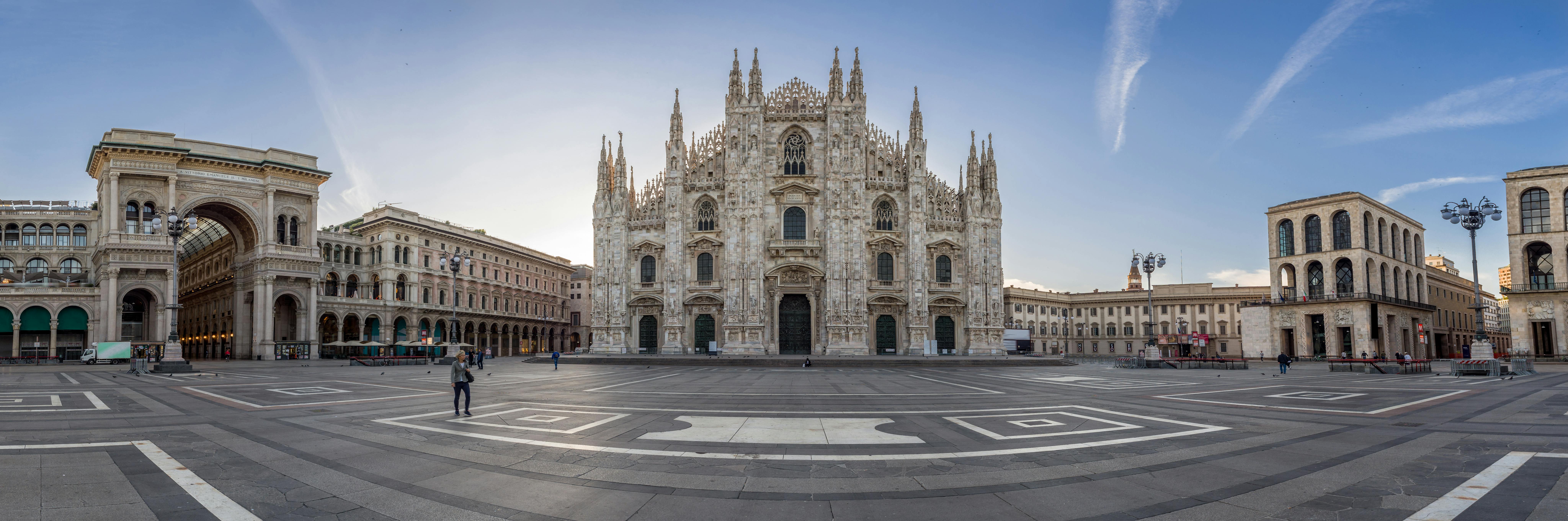 Self guided tour with interactive city game of Milan Musement
