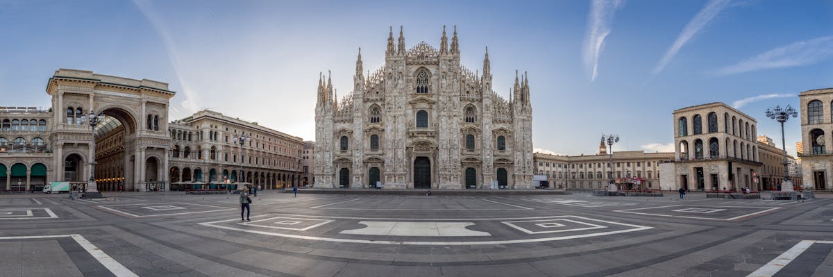 Self guided tour with interactive city game of Milan