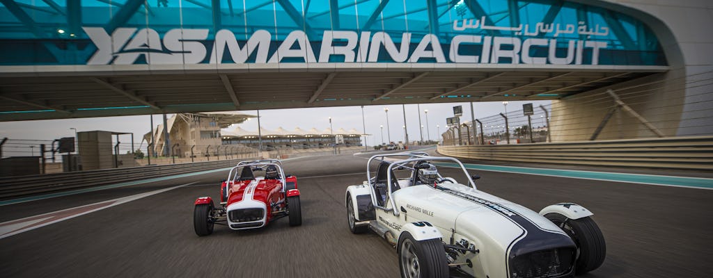 Conduce el Caterham 7 en el circuito Yas Marina de Abu Dabi