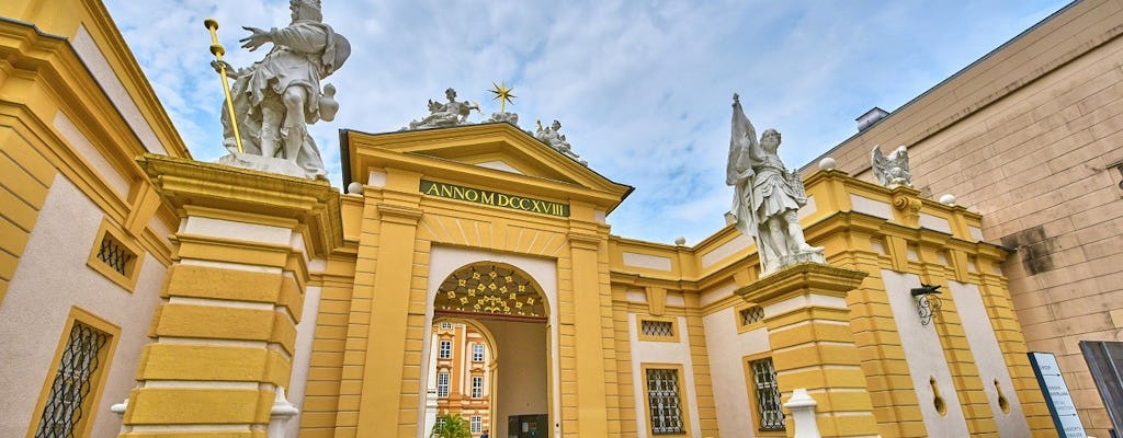 Viagem privada de dia inteiro à Basílica de Mariazell e Abadia de Melk com transporte