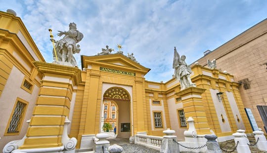 Private full-day trip to Mariazell Basilica and Melk Abbey with transport