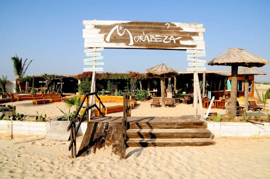 Boa Vista Diner aan het Strand bij Zonsondergang met Live Muziek