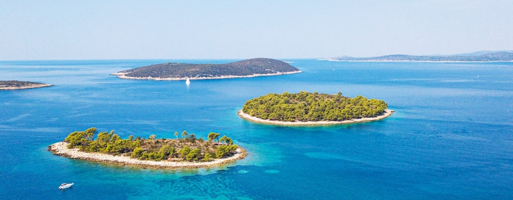 Half-day boat trip to Blue Lagoon and Solta Island from Trogir