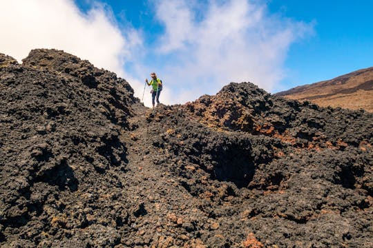 Wandeltocht door de vulkaan van het eiland Réunion buiten de paden
