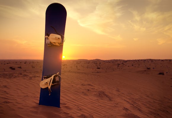Dubai woestijnsafari met dune bashen, sandboarden, barbecuediner