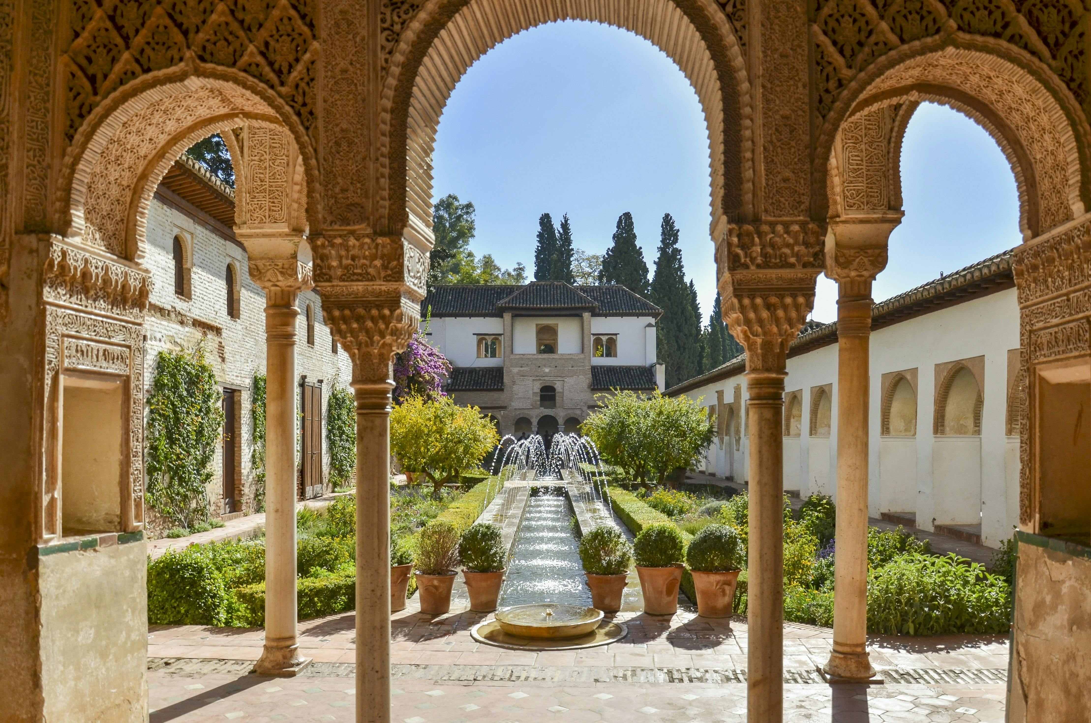 Alhambra på guidet rundvisning og billetter til Videnskabsparken