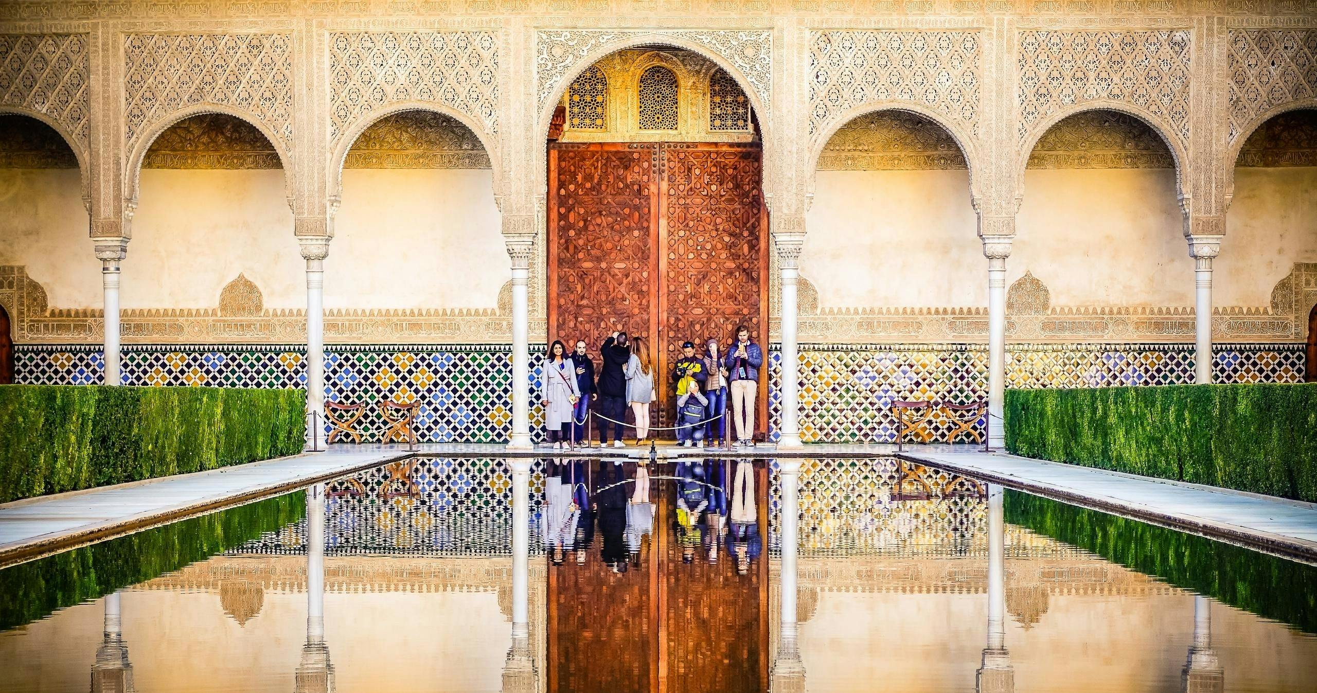 Bilhetes de entrada para a Alhambra de Granada e visita guiada