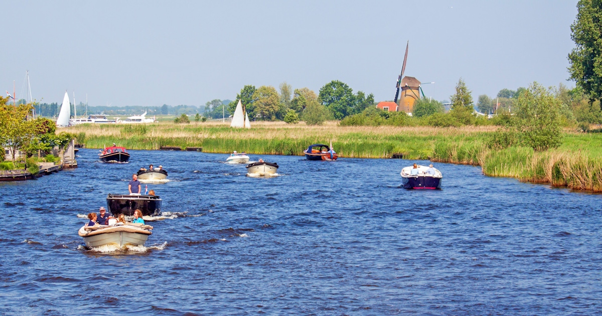 Kaag Lakes boat cruise tours and tickets