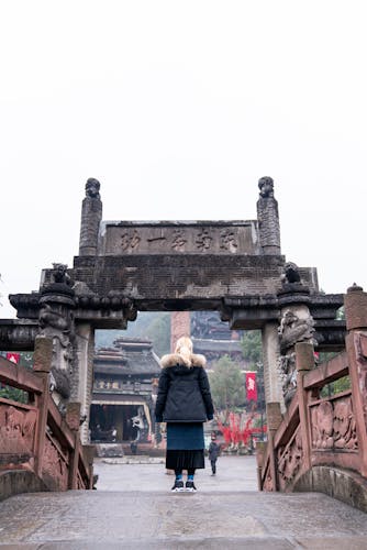 Private trip to Tianmen Mountain, Sky Walk and Tujia custom discovery