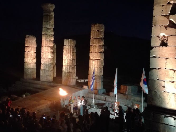 Guided tour of Delphi Oracle and 300 Spartans with King Leonidas