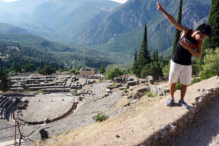 Guided tour of Delphi Oracle and 300 Spartans with King Leonidas