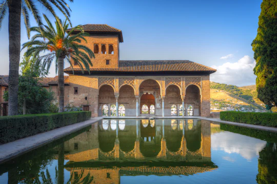 Alhambra Guided Tour with Entry to Arab Baths in Granada