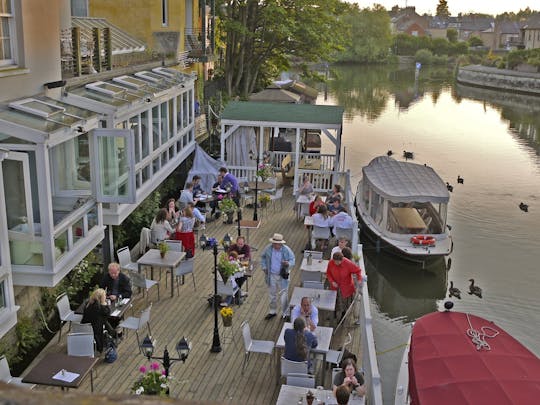 Crucero con cóctel por la noche en Oxford