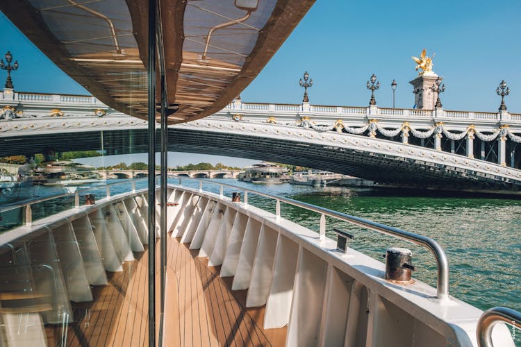Seine cruise tickets with return transportation from Disneyland® Paris