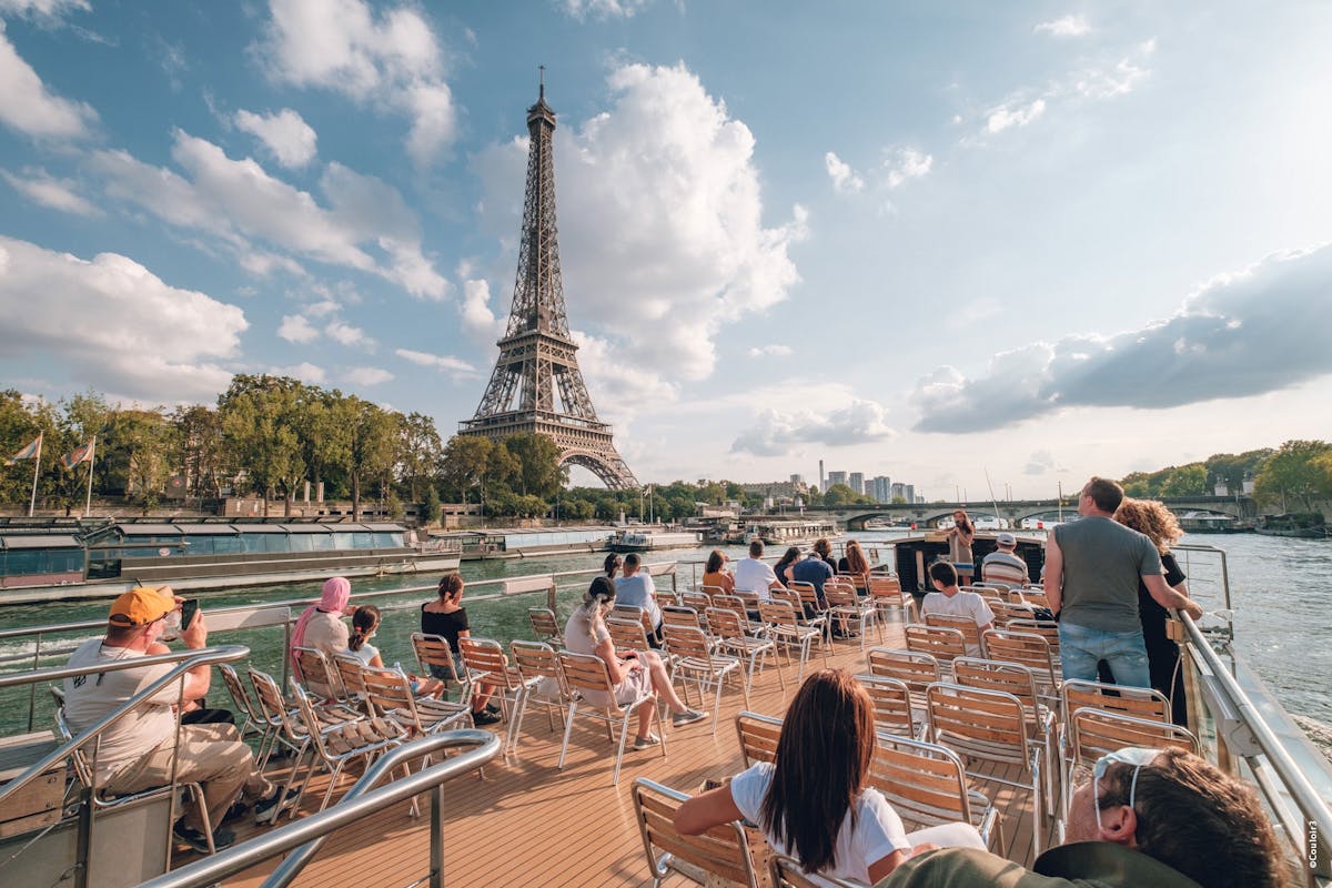 Rondvaart over de Seine tickets met vervoer vanuit Disneyland® Parijs (retour)