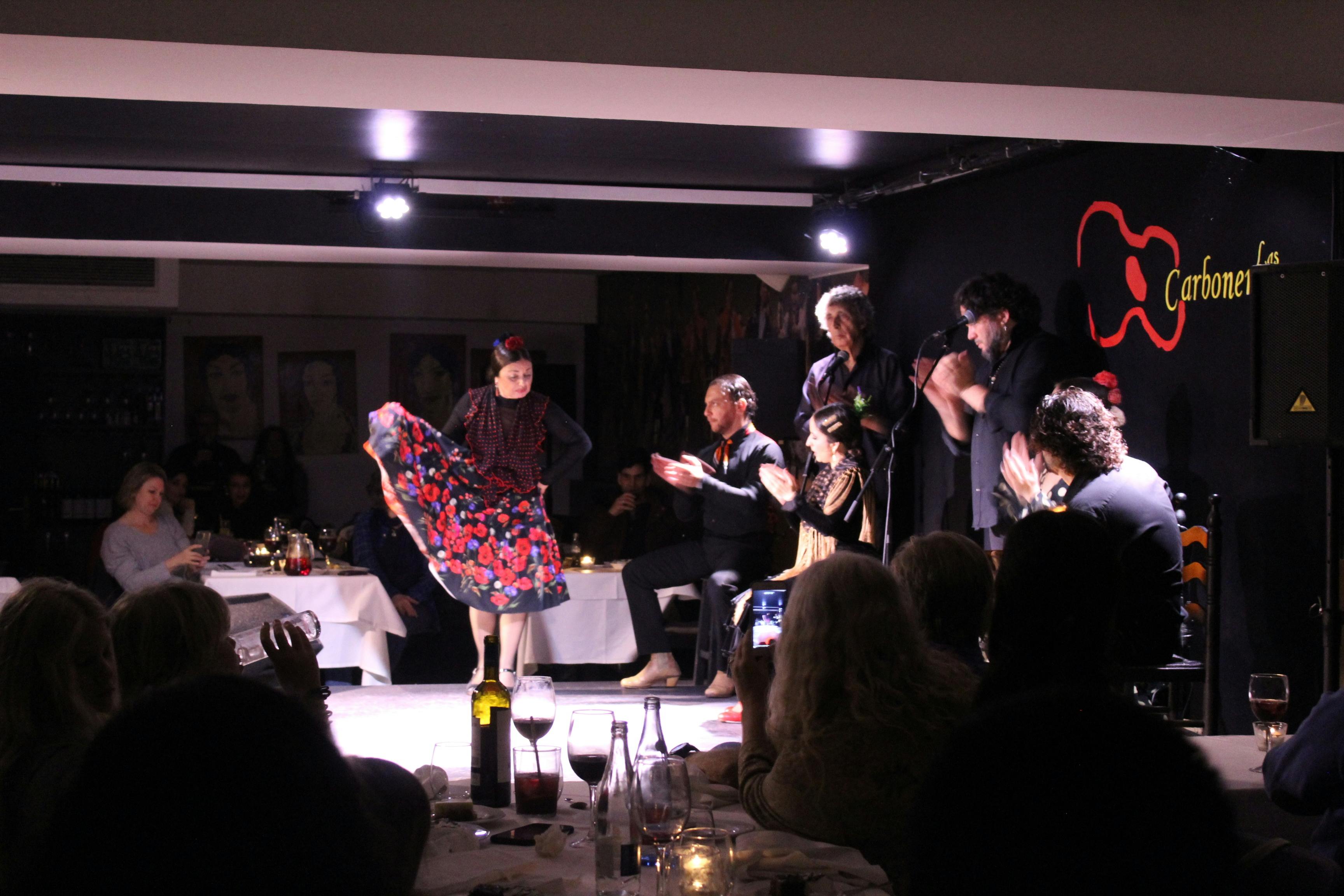 Madrycka piesza wycieczka tapas z pokazem flamenco