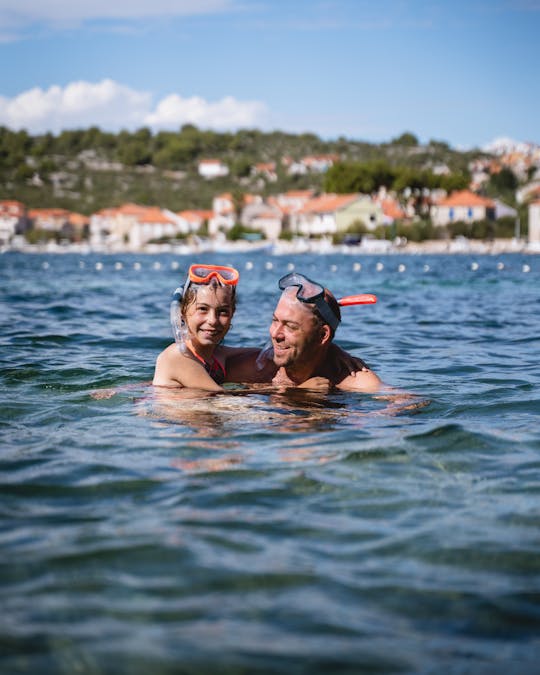 Tour de natation de Šibenik en bateau