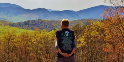 peek-CgzpGjuLQUCLnv9UNRj5