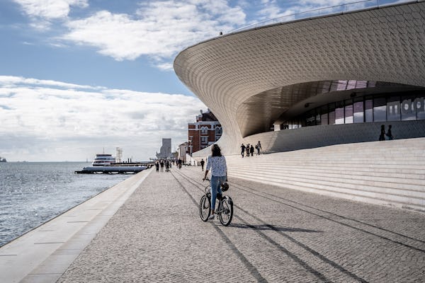 Visite le long du fleuve en vélo électrique à Lisbonne