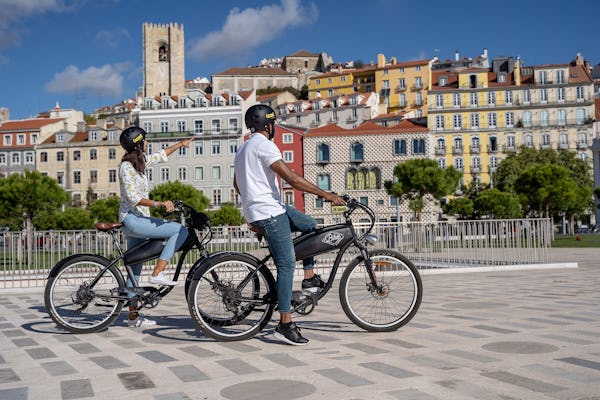 Sur les collines en vélo électrique à Lisbonne