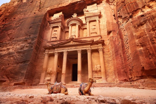 Guided tour of the ancient city of Petra