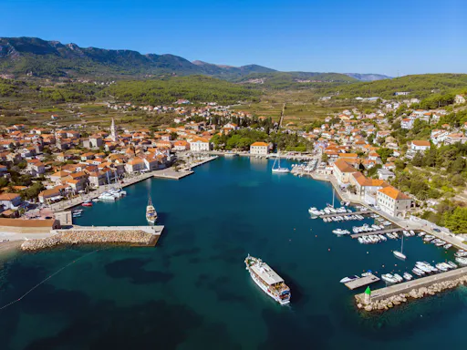 Zlatni Rat Beach Day
