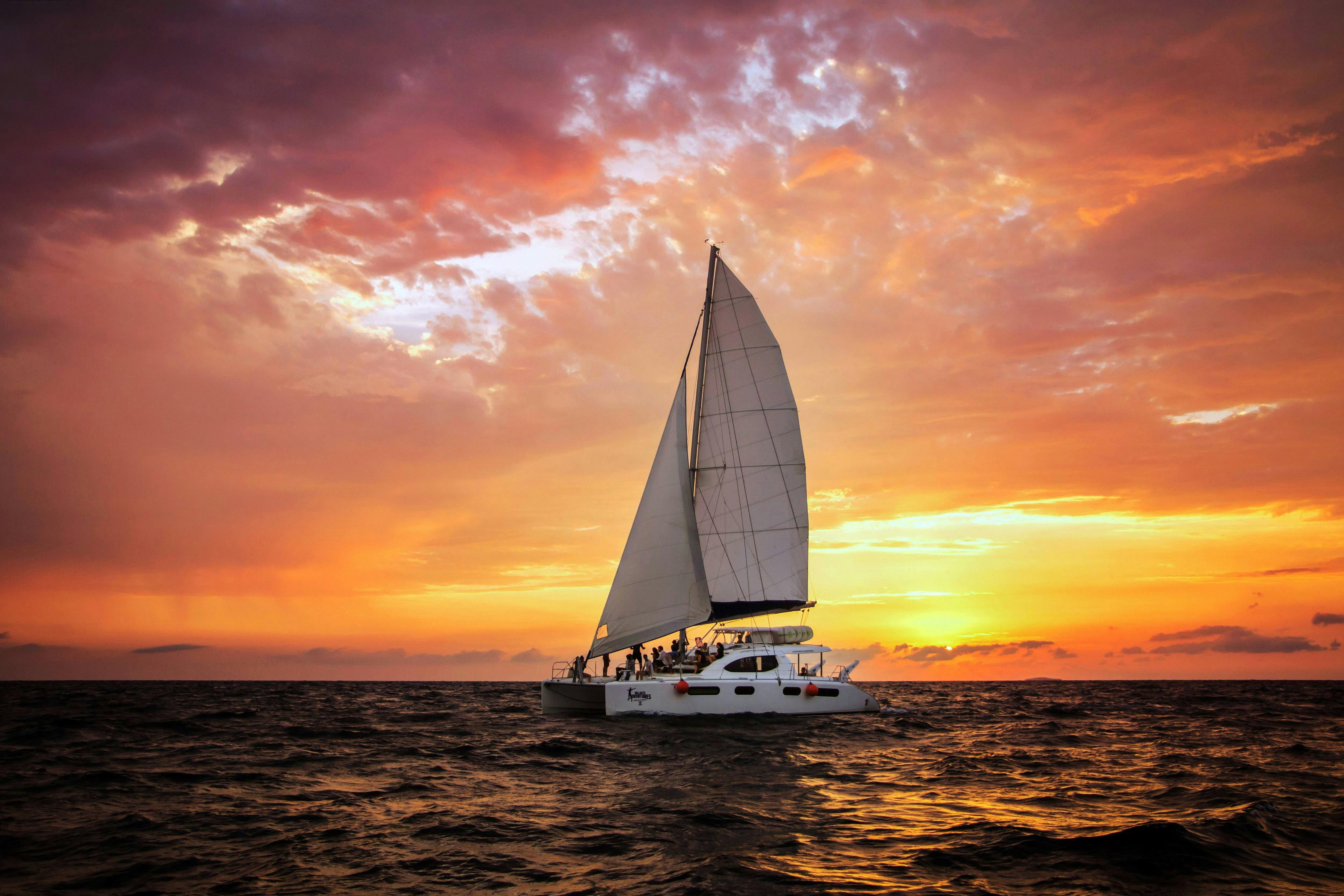 Excursion en bateau de luxe au coucher du soleil à Cancún