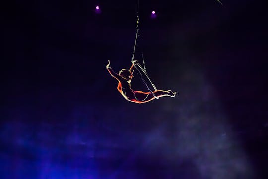 Clase gratuita de trapecio volador entre semana en el Condado de Orange