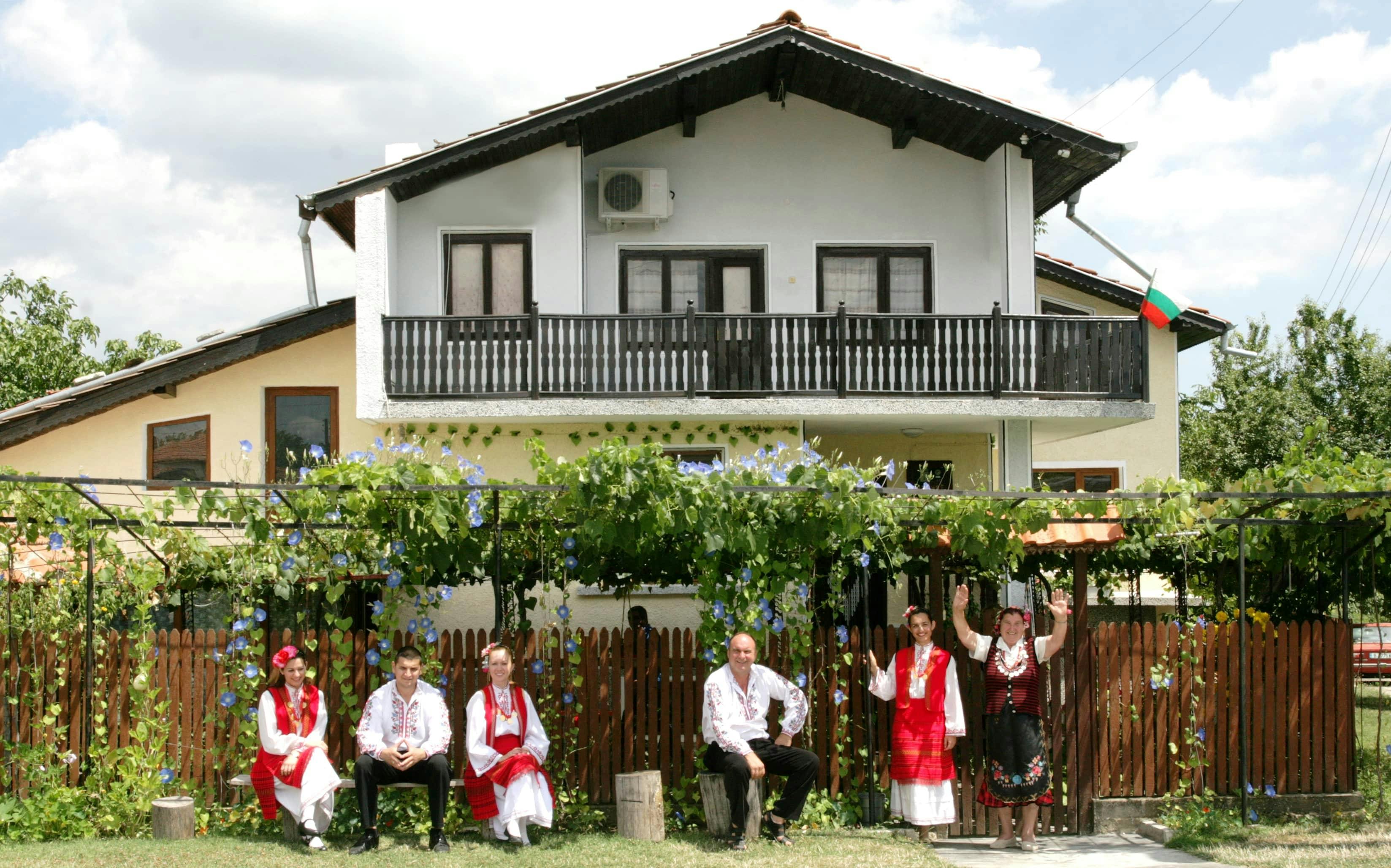 Visite de la Varna romaine et du village de Solnik avec repas folklorique le midi