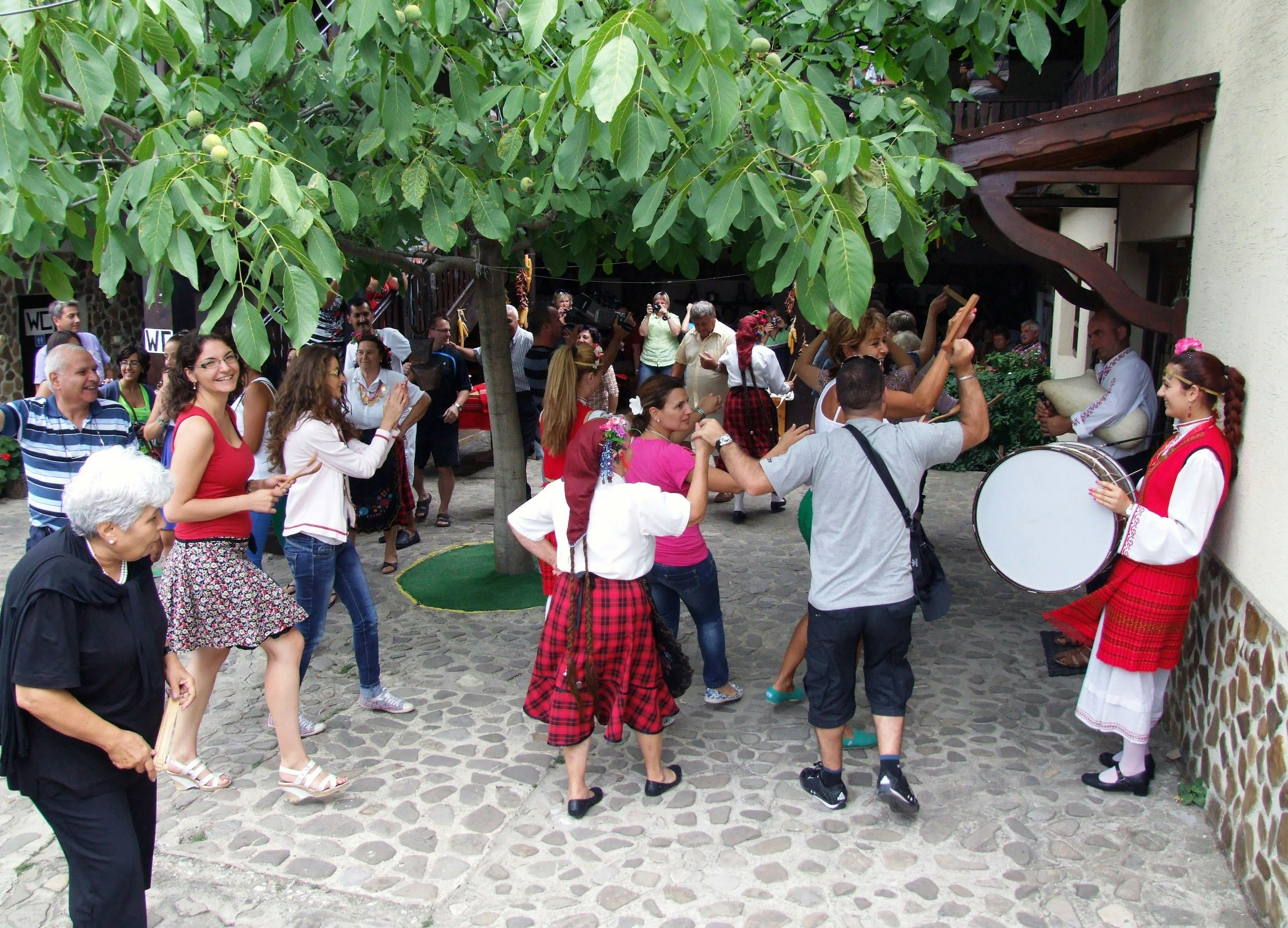 Roman Varna & Solnik Village Tour