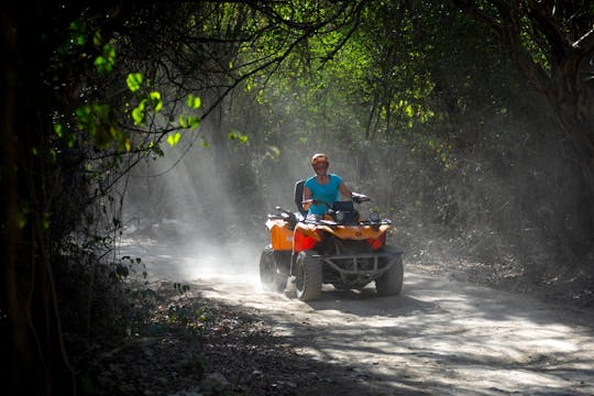 Przejażdżka pojazdem ATV po parku rozrywki Emotions Native Park w Playa del Carmen