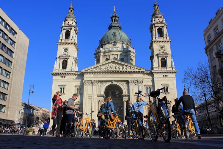 Budapest winter bike tour with cafe stop