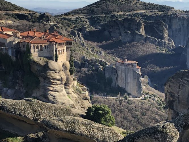 By Train 1 day Tour from Thessaloniki to Meteora in English or Spanish including Hermit Caves