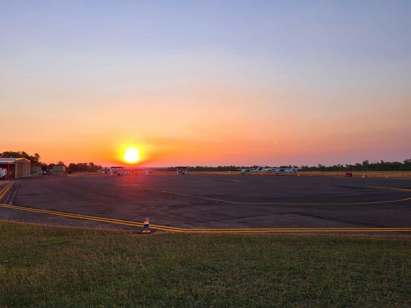 1-godzinny lot Kakadu o zachodzie słońca z Jabiru