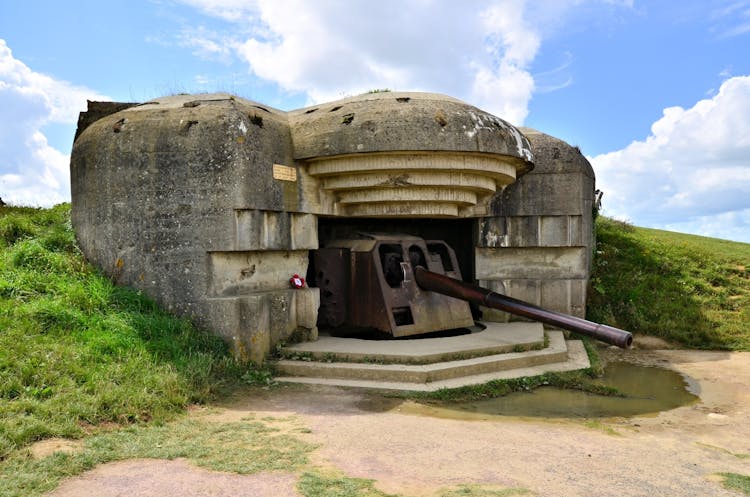 Normandy D-Day tour from Paris with Omaha Beach, American cemetery and cider tasting