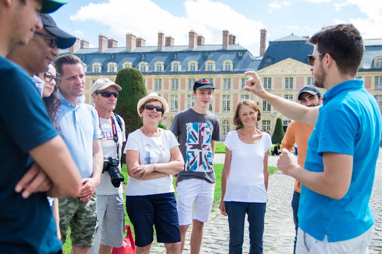 Fontainebleau and Vaux-Le-Vicomte Castle small-group day trip from Paris